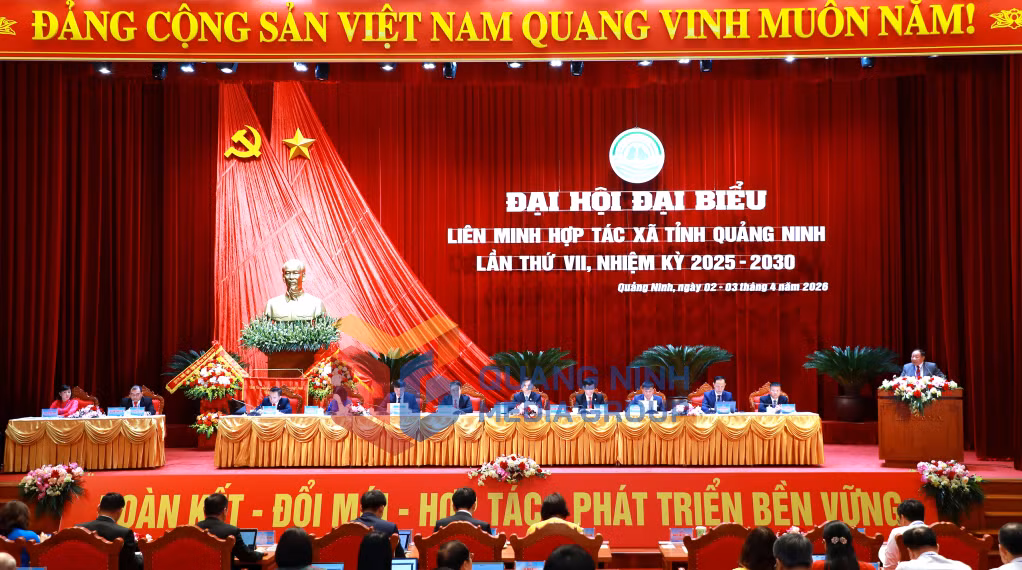 Đoàn Chủ tịch điều hành Đại hội (4-2026). Ảnh: Minh Hà