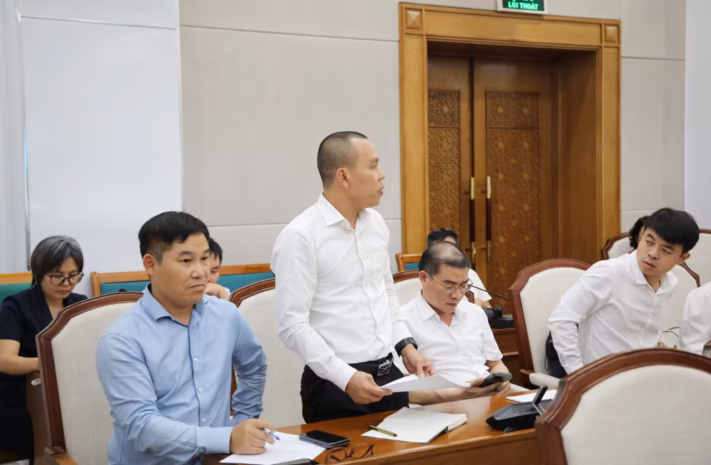 Các doanh nghiệp phát biểu ý kiến tại hội nghị.
