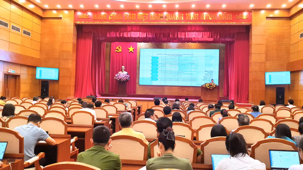 Các đại biểu tham dự buổi tập huấn.