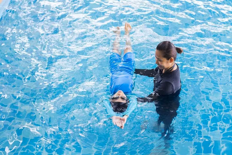 Bơi lội được đánh giá rất tốt cho sự phát triển chiều cao.