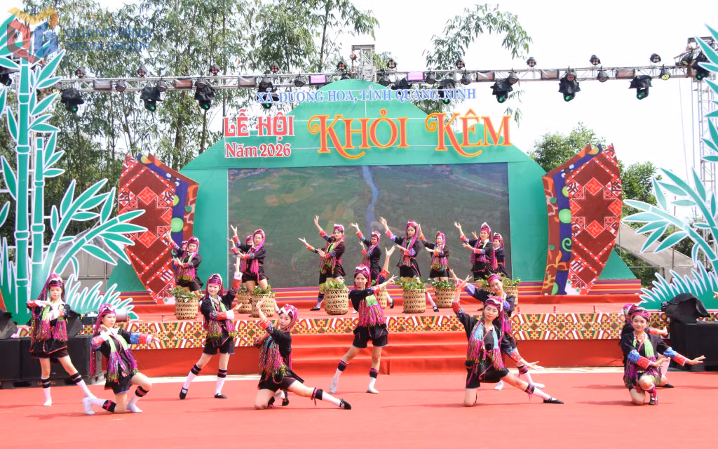Tiết mục văn nghệ đặc sắc mang đậm dấu ấn văn hóa của đồng bào dân tộc Dao do chính người dân đại phương biểu diễn.