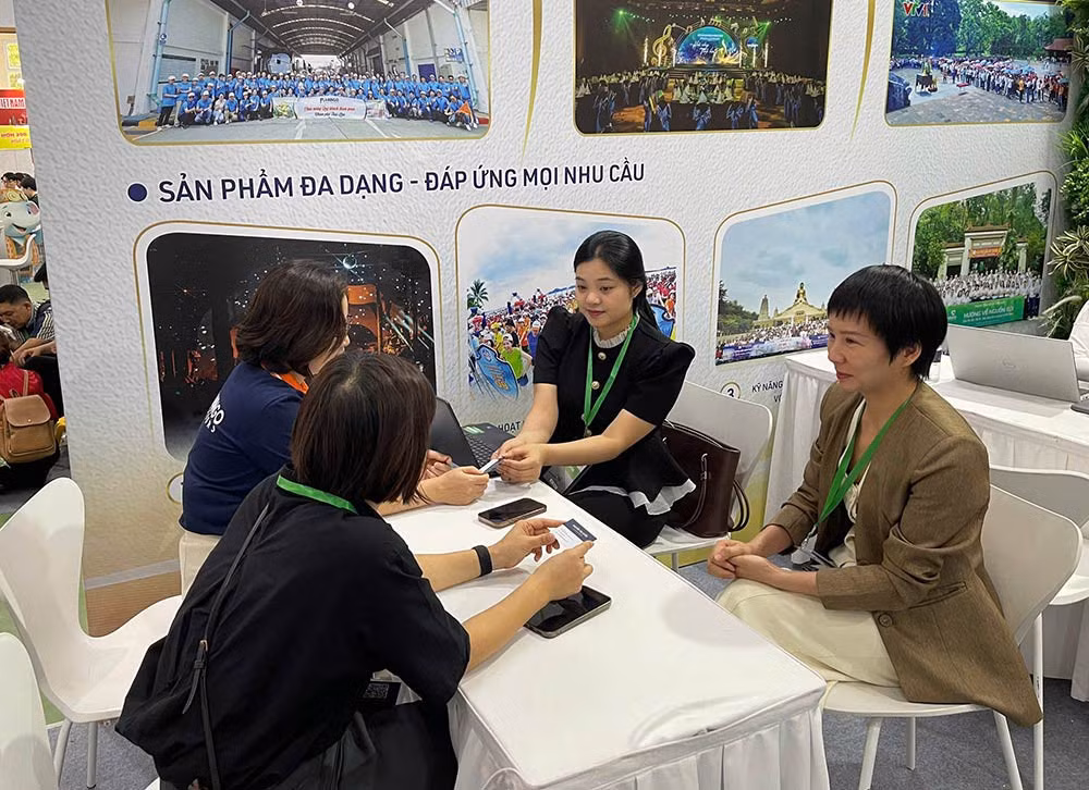 Doanh nghiệp tăng cường kết nối B2B để tháo gỡ những khó khăn của thị trường. Ảnh: Bích Huệ