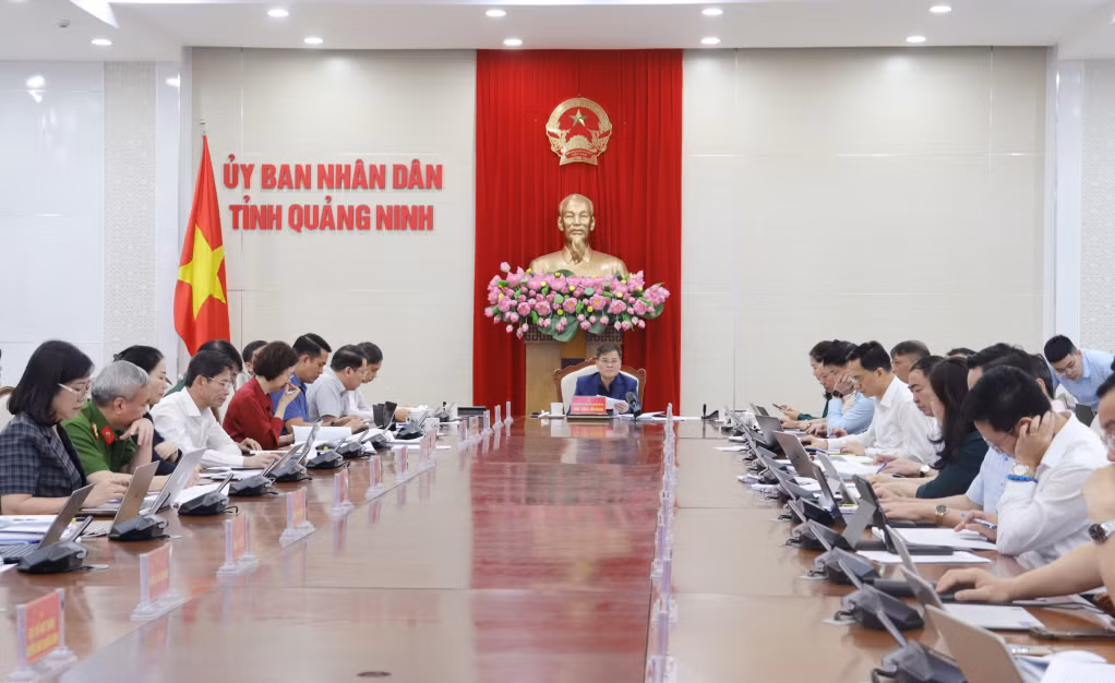 Quang cảnh cuộc họp.