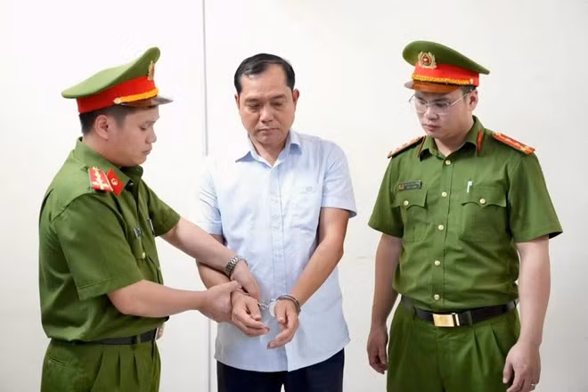 Hoàng Trọng Lợi - lãnh đạo UBND TP Phúc Yên cũ (nay là Phó Chủ tịch UBND phường Phúc Yên) - bị bắt ví dính líu đến vụ án xã hội đen đội lốt doanh nghiệp. Ảnh: CACC
