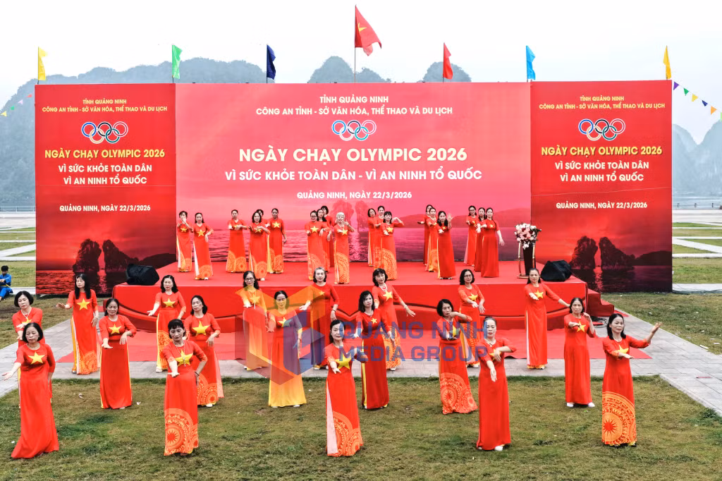 Hội viên phụ nữ tham gia biểu diễn dân vũ tại “Ngày chạy Olympic vì sức khỏe toàn dân - Vì an ninh Tổ quốc” năm 2026 (4-2026). Ảnh: Nguyễn Hoa