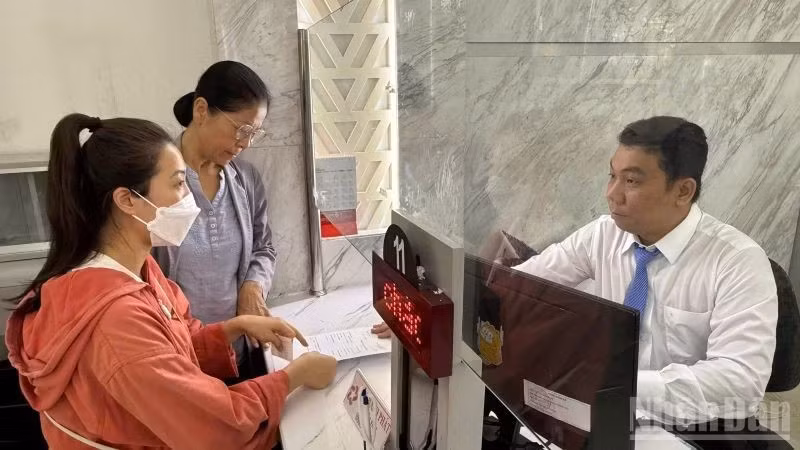 Bảo đảm cán bộ, công chức, viên chức thành thạo các kỹ năng số phục vụ công việc. (Ảnh: Vương Lê)