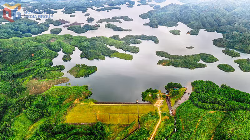 Hồ Trúc Bài Sơn (xã Đường Hoa).