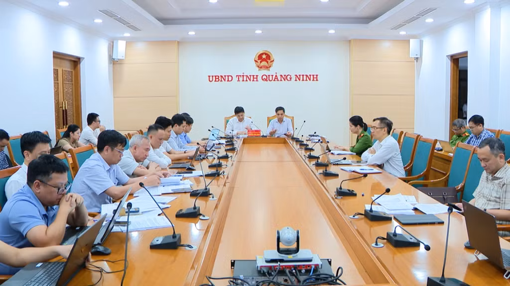 Quang cảnh cuộc họp.