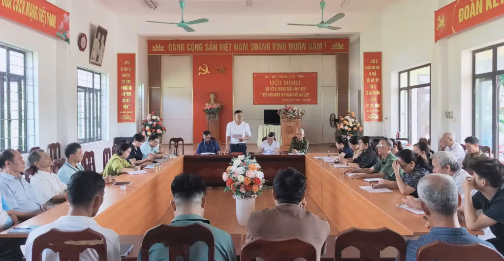Chi bộ thôn Tân Tiến, xã Ba Chẽ chú trọng thực hiện mô hình “Chi bộ bốn tốt”.