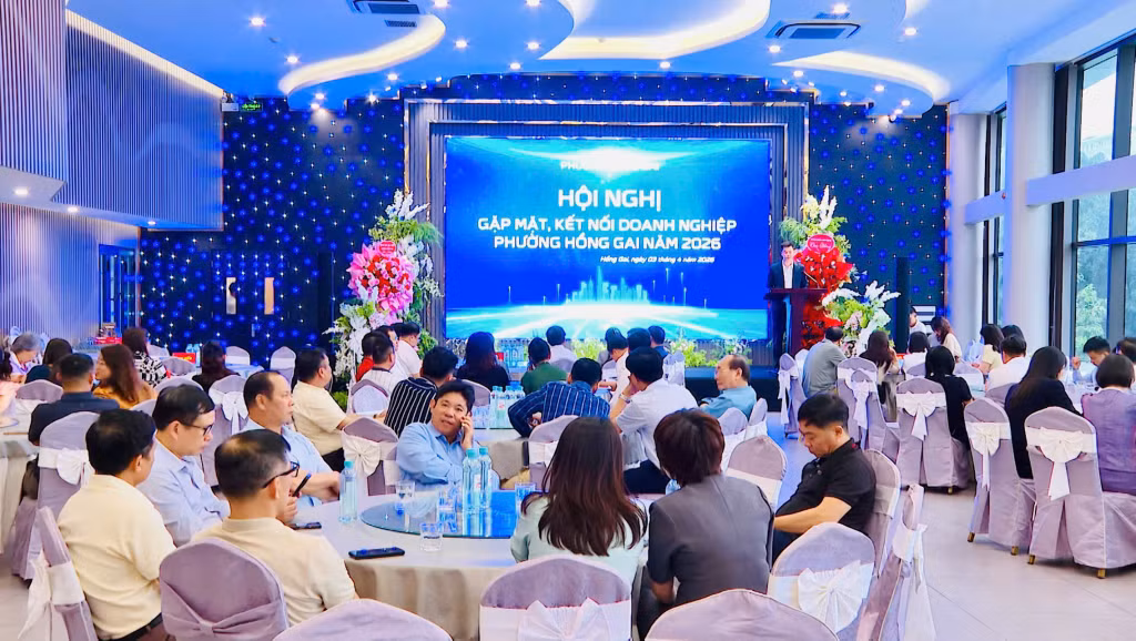 Các đại biểu tham dự hội nghị.