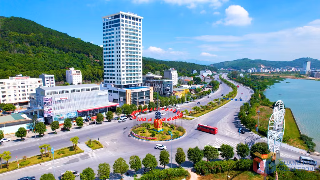 Một góc phường Tuần Châu nhìn từ trên cao.