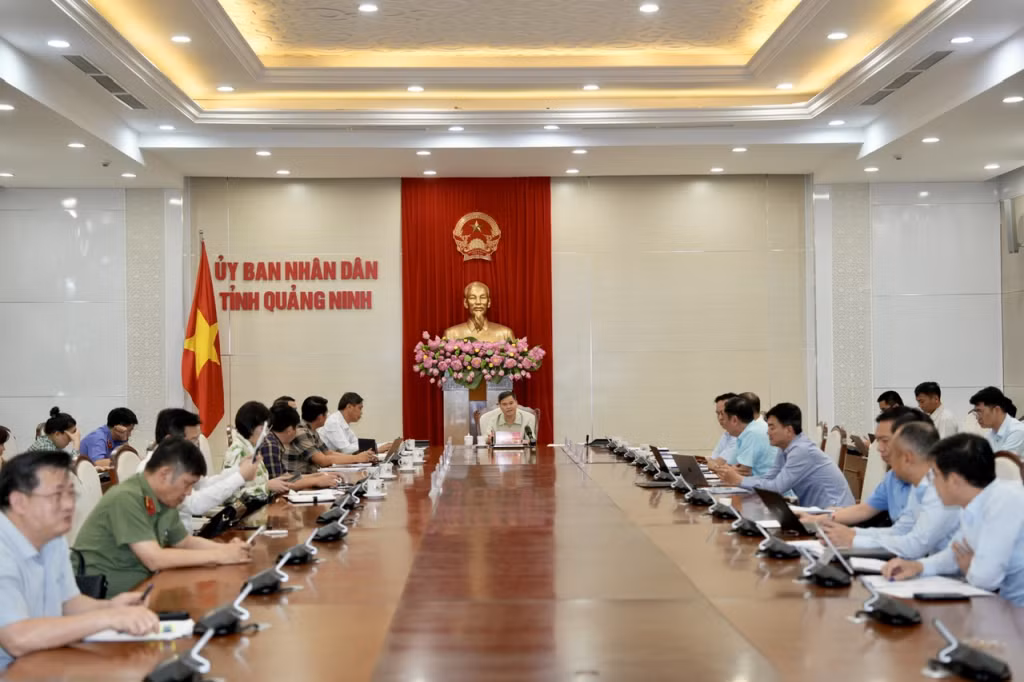 Quang cảnh cuộc họp.