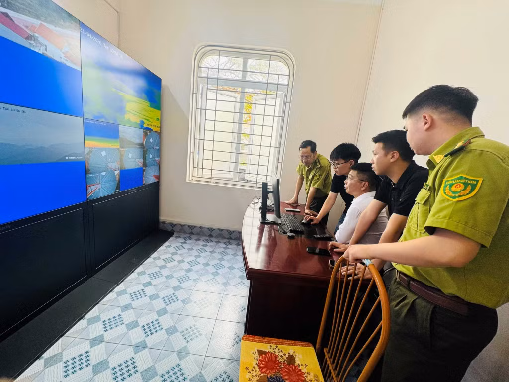 Tại lớp tập huấn, học viên thực hành trực tiếp trên hệ thống và xử lý các tình huống giả định. Ảnh đơn vị cung cấp