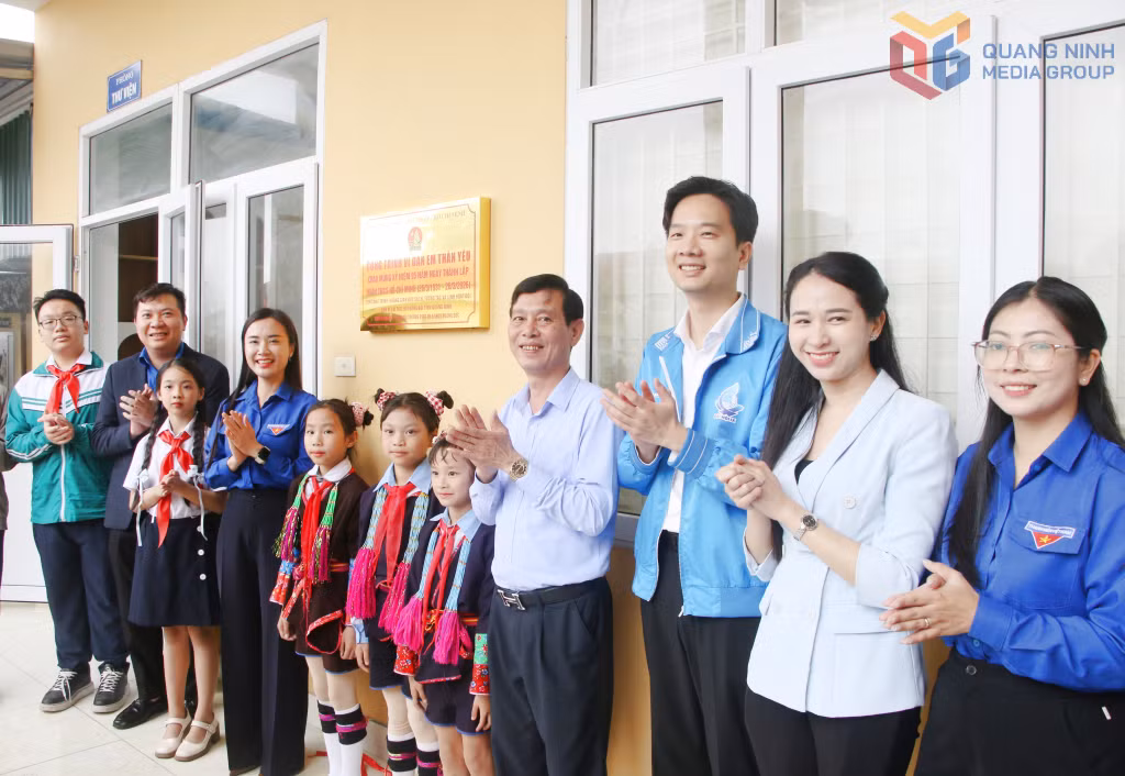 Tỉnh Đoàn - Hội đồng Đội tỉnh trao tặng công trình “Không gian đọc sách, tương tác và sinh hoạt đội” tại Trường Phổ thông dân tộc nội trú Tiểu học &amp; THCS Quảng Đức.