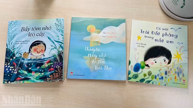 Ba tập thơ mang ba phong cách khác nhau.