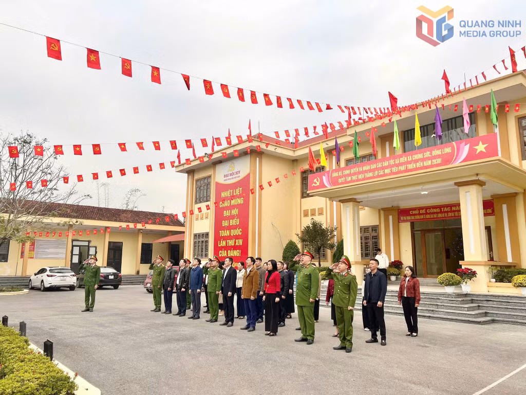 Đảng ủy xã Điền Xá tổ chức buổi chào cờ đầu tháng 2 - hoạt động sinh hoạt chính trị nền nếp, góp phần nâng cao ý thức tổ chức kỷ luật, xây dựng tác phong làm việc nghiêm túc, trách nhiệm trong cán bộ, đảng viên.