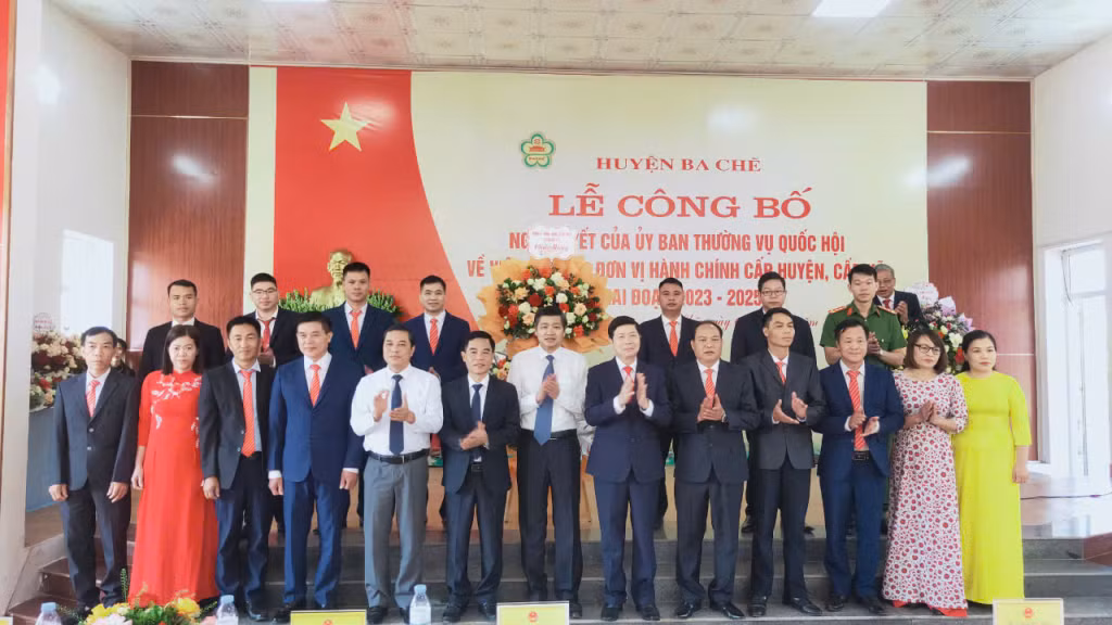 Huyện Ba Chẽ tổ chức lễ công bố Nghị quyết số 1199/NQ-UBTVQH15 của Ủy ban Thường vụ Quốc hội thành lập xã Lương Minh. Ảnh: Bình Minh-CTV