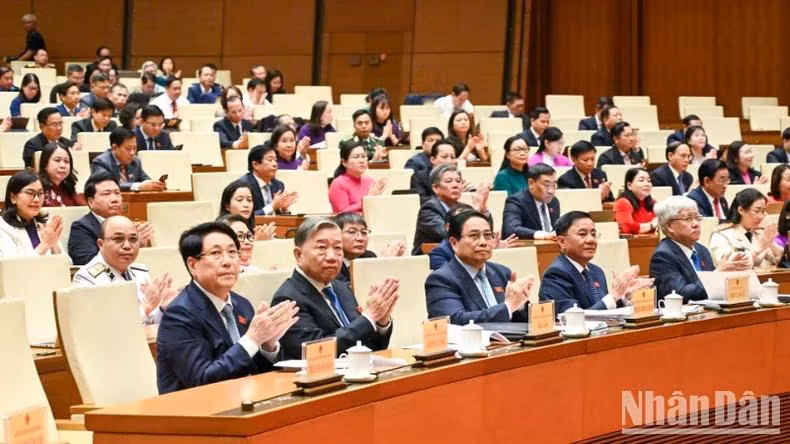 Lãnh đạo Đảng, Nhà nước và các đại biểu Quốc hội tham dự phiên bế mạc. (Ảnh: DUY LINH)