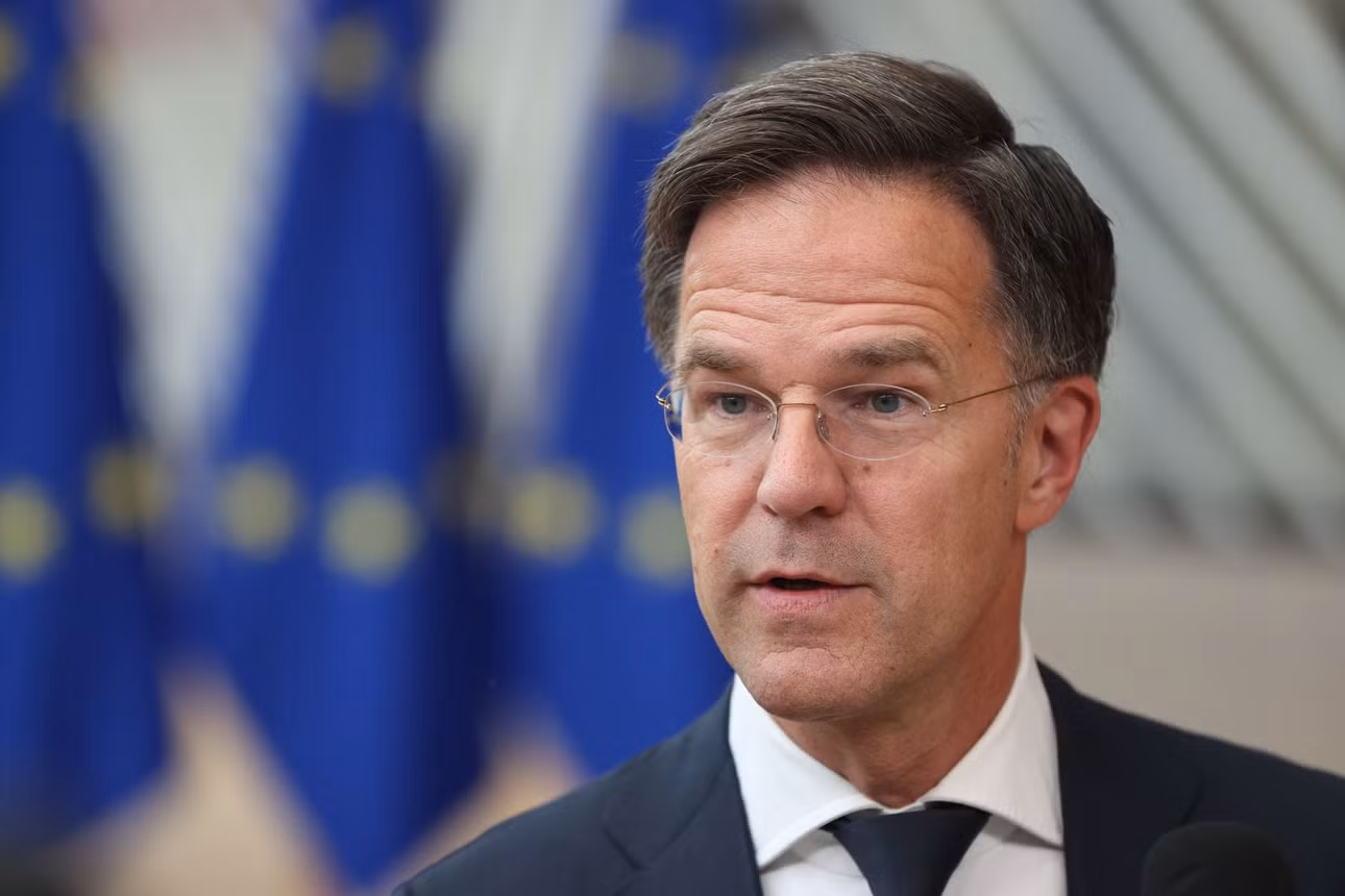 Ông Mark Rutte phát biểu tại cuộc họp báo ở Brussels, Bỉ, ngày 17/6. Ảnh: THX/TTXVN
