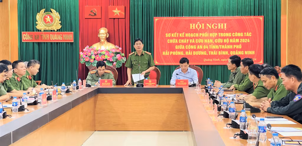 Trung tướng Nguyễn Tuấn Anh Cục Trưởng Cục CS PCCC và CNCH, Bộ Công an phát biểu chỉ đạo tại Hội nghị.