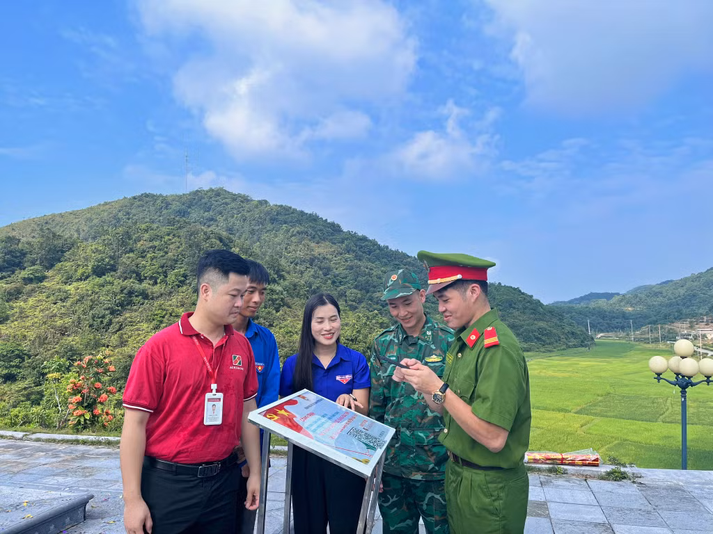 Công trình thanh niên “Ứng dụng công nghệ thông tin trong tuyên truyền, giới thiệu về biểu tượng nơi thành lập Chi bộ Đảng đầu tiên, tiền thân của Đảng bộ huyện Hải Hà” của Huyện Đoàn Hải Hà. Ảnh: Vân Anh