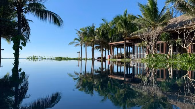 Khu nghỉ dưỡng nằm bên biển tại Mũi Né. Ảnh: Booking