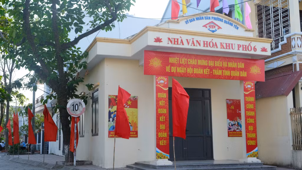 Công tác trang trí khánh tiết hướng về ngày bầu cử trưởng khu trên địa bàn TX Quảng Yên đang được thực hiện rất tích cực.