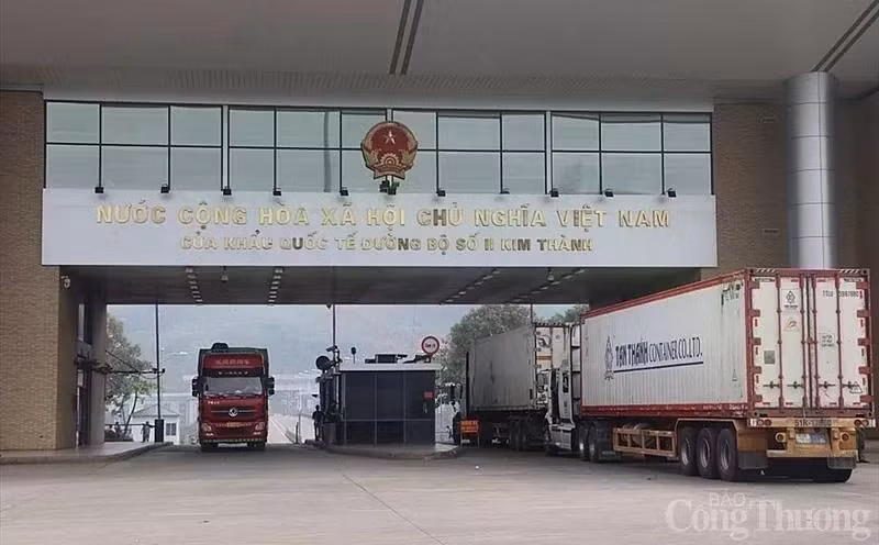 Xuất khẩu hàng hóa qua Cửa khẩu Kim Thành, Lào Cai.