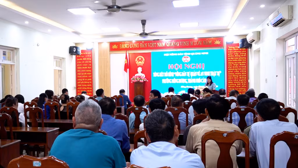 Quang cảnh hội nghị.