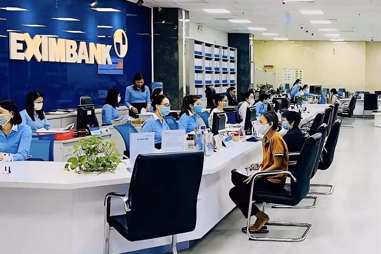 Một phòng giao dịch của Eximbank. Ảnh Eximbank