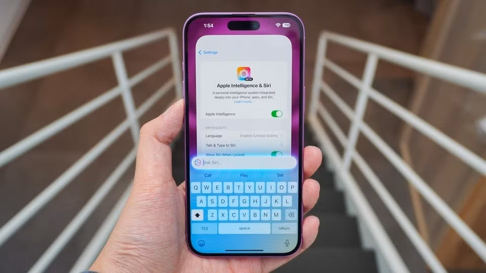 Người dùng bị tính phí khi sử dụng ChatGPT Plus trên Apple Intelligence. Ảnh: ZDNet.