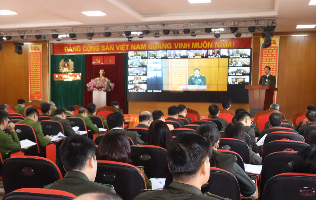 Quang cảnh lễ phát động.