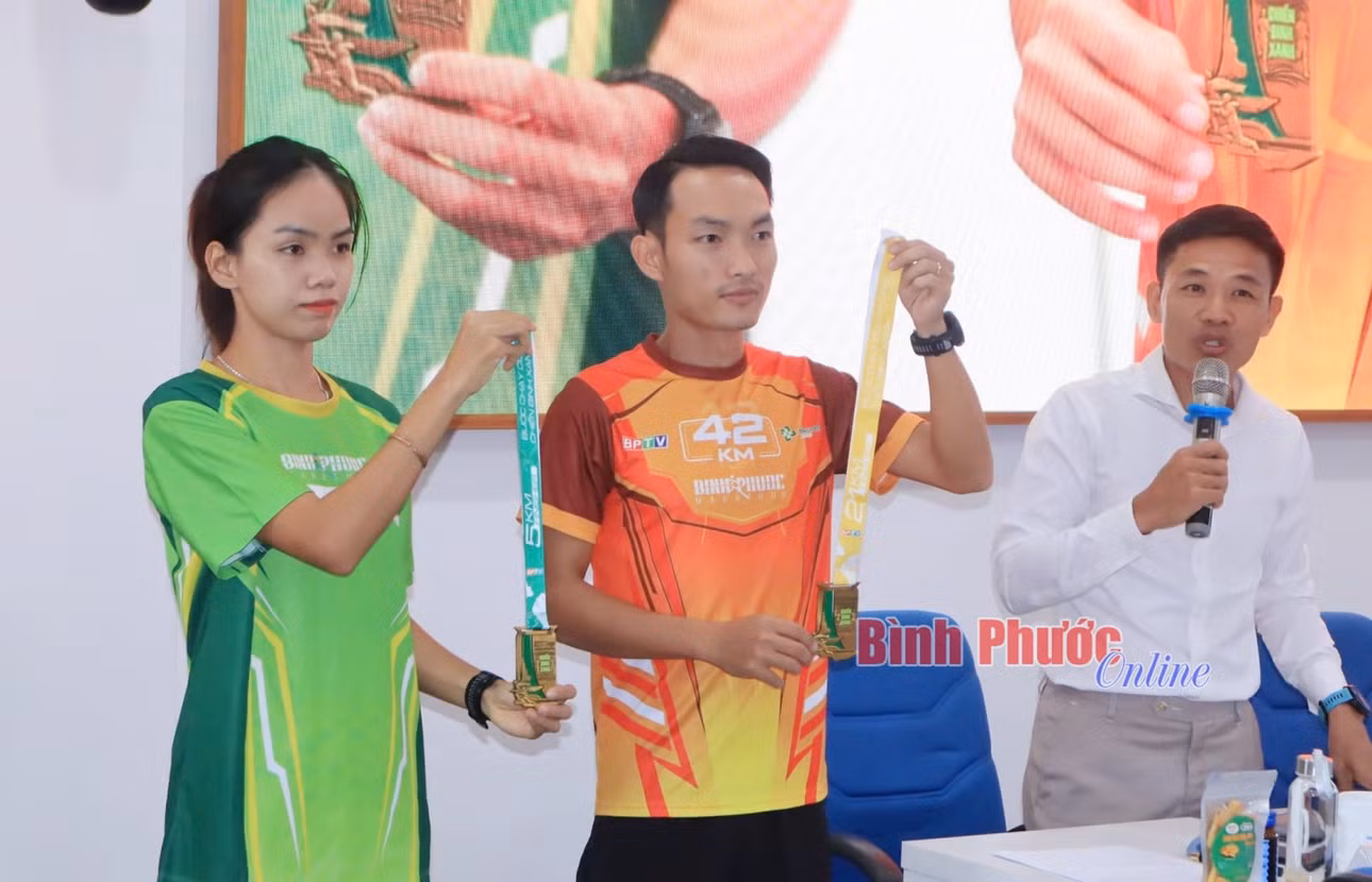 Giải Bình Phước marathon - Trường Tươi Group lần thứ II: Ngắm đường chạy độc đáo của Đồng Xoài xinh đẹp ảnh 3