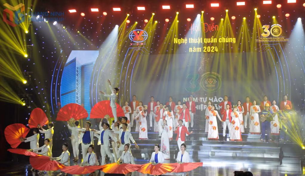 Tiết mục trong đêm khai mạc của Công ty Than Hòn Gai.