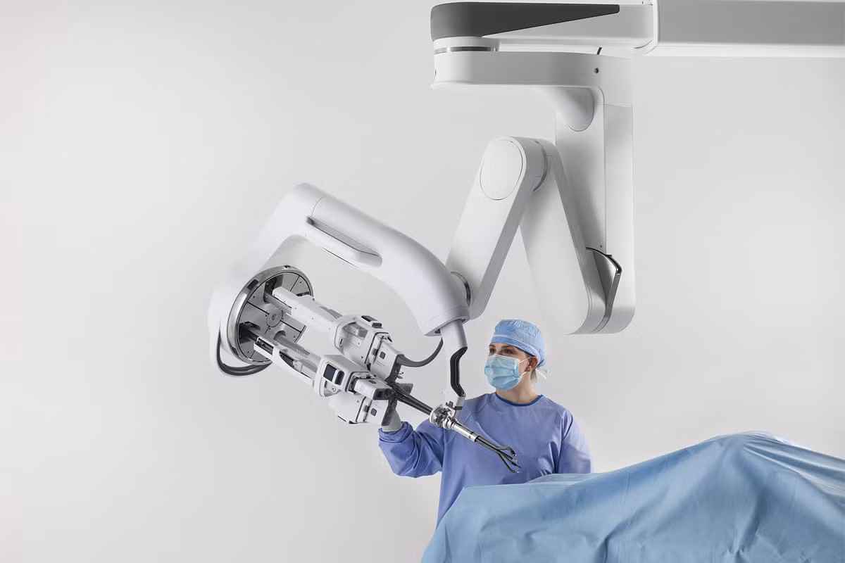Với sự trợ giúp của mô hình AI được đào tạo trên video video phẫu thuật, một hệ thống robot đã thực hiện thành công các nhiệm vụ phẫu thuật khó khăn một cách khéo léo như con người.