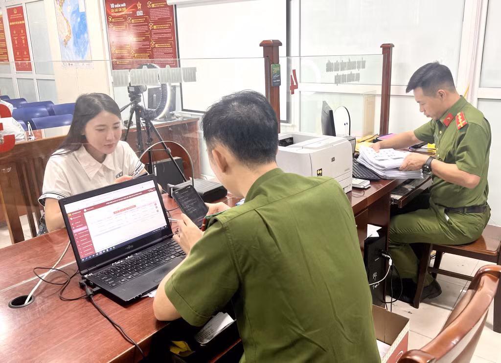 Thủ tục hành chính được tiếp nhận và xử lý nhanh chóng nhờ có sự hỗ trợ của trợ lý ảo.