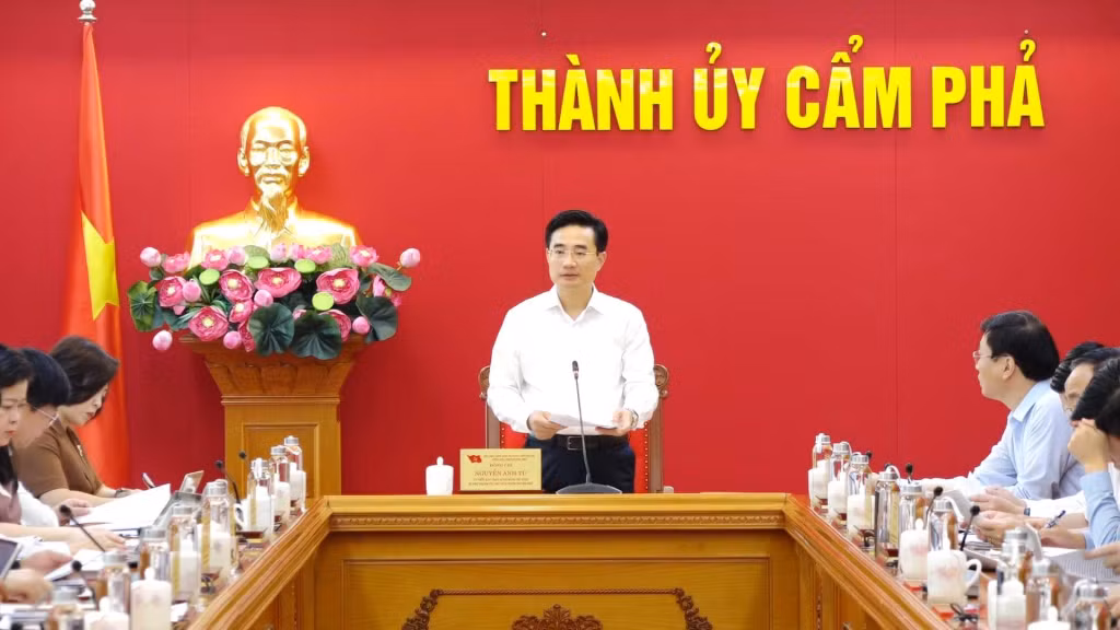 Tiểu ban Văn kiện Đại hội đại biểu Đảng bộ TP Cẩm Phả lần thứ XXIV, nhiệm kỳ 2025 – 2030 họp cho ý kiến vào dự thảo Báo cáo chính trị.