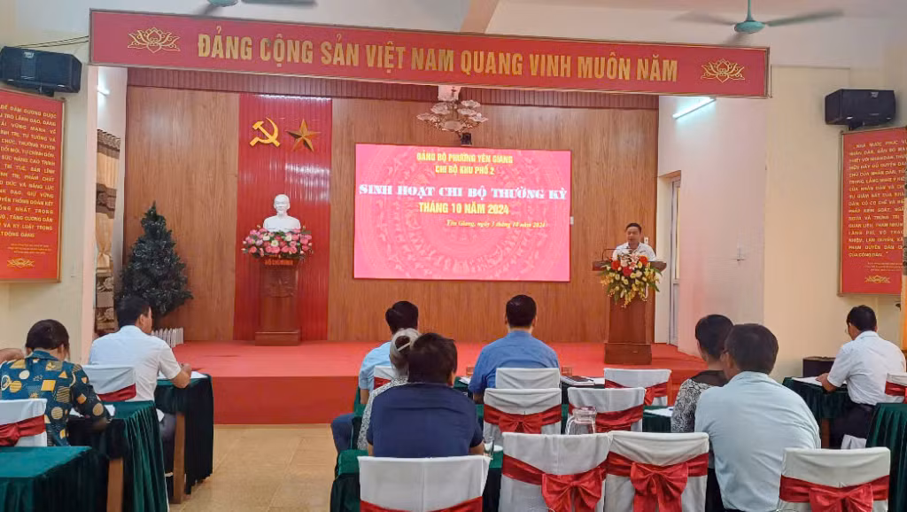 Chi bộ khu 2, phường Yên Giang, TX Quảng Yên tổ chức sinh hoạt chi bộ thường kỳ tháng 10/2024 để ...