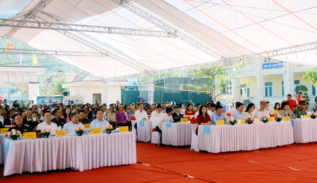 Các đại biểu tham dự ngày hội.