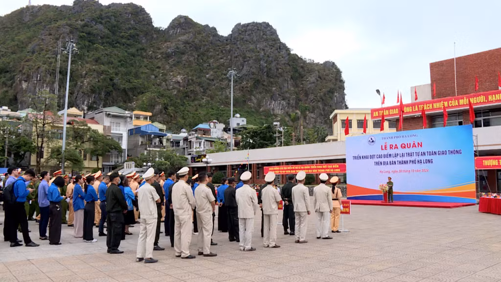 TP Hạ Long tổ chức Lễ ra quân thực hiện đợt cao điểm lập lại trật tự an toàn giao thông trong 3 tháng cuối năm 2024.