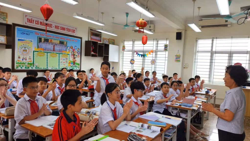 Trường THCS Trọng Điểm luôn là trường công lập "hot" nhất trên địa bàn TP Hạ Long nên tỷ lệ học sinh đăng ký học cao, mỗi năm tăng cơ học 1 lớp.