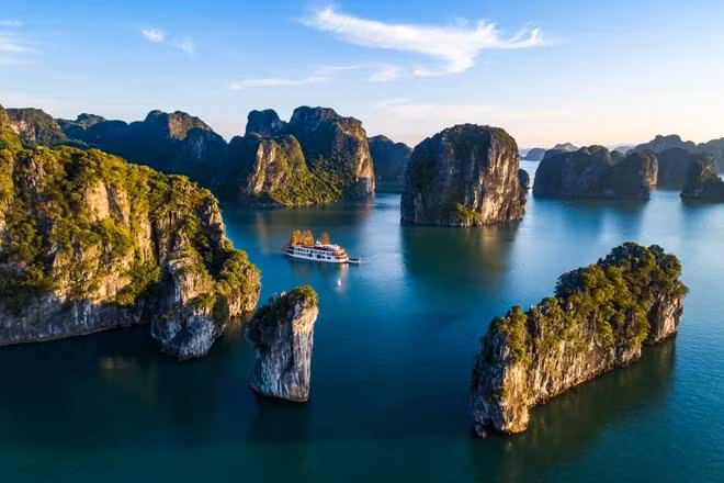 Vẻ đẹp tuyệt mỹ của di sản vịnh Hạ Long-quần đảo Cát Bà. (Ảnh: CTV/Vietnam+)