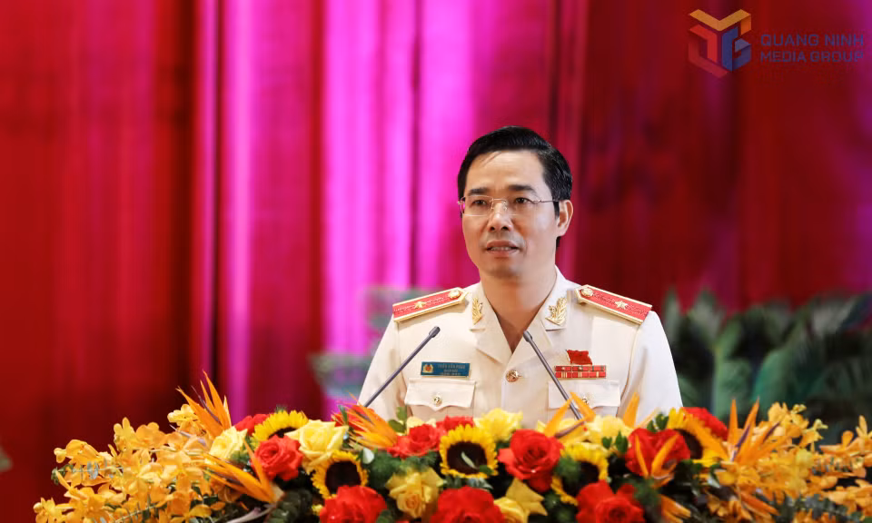 Thiếu tướng Trần Văn Phúc, Bí thư Đảng ủy, Giám đốc Công an tỉnh, phát biểu tại Đại hội.