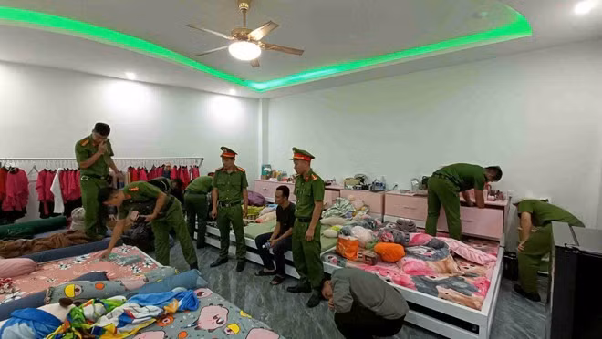 Công an tỉnh Đắk Lắk kiểm tra đột xuất, phát hiện 2 cơ sở kinh doanh massage hoạt động mại dâm. Ảnh: Công an cung cấp