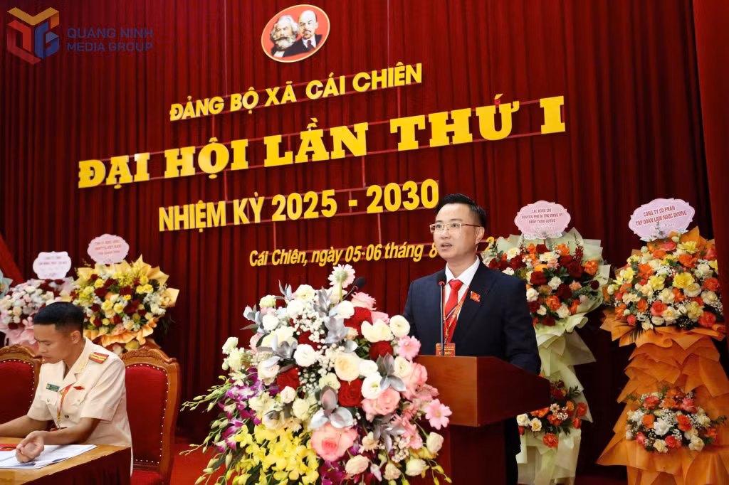 Đồng chí Hoàng Văn Hải, Bí thư Đảng uỷ xã Cái Chiên, nhiệm kỳ 2025-2030 phát biểu tại Đại hội