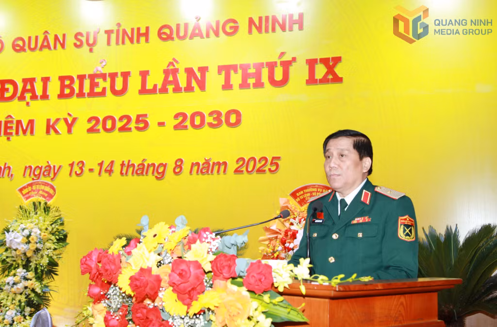 Thiếu tướng Nguyễn Đức Hưng, Chính ủy Quân khu 3, phát biểu chỉ đạo tại Đại hội.