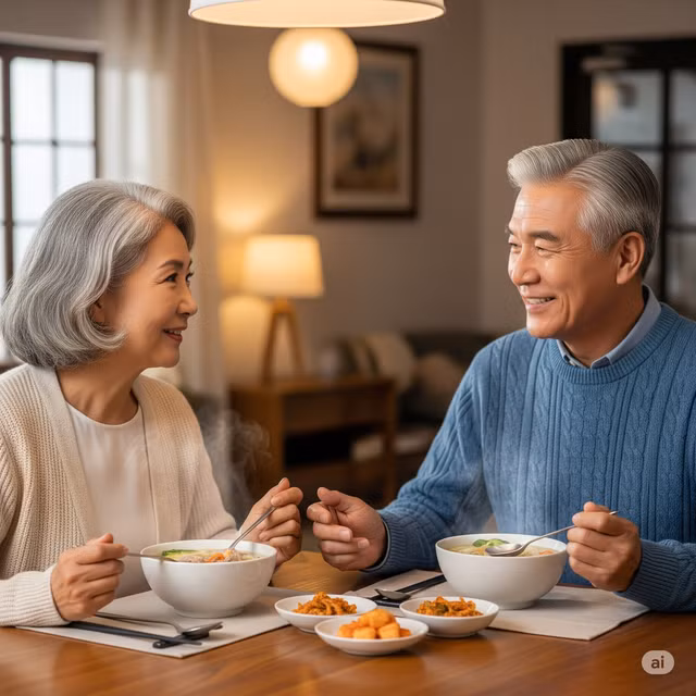 Người cao tuổi nên ưu tiên các loại thức ăn mềm để đảm bảo cơ thể hấp thu đủ dưỡng chất, duy trì sức khỏe tốt.