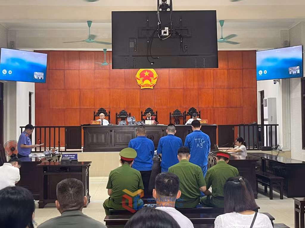 Quang cảnh phiên tòa chìu a sám