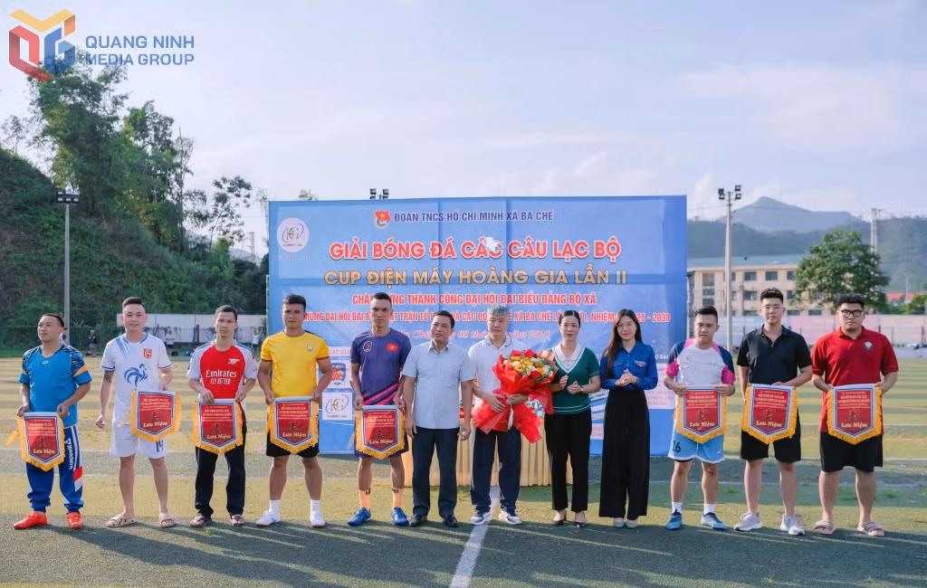 Đoàn Thanh niên xã Ba Chẽ phối hợp tổ chức Giải bóng đá các Câu lạc bộ Cup Điện máy Hoàng Gia lần II năm 2025 chào mừng Đại hội đại biểu Đảng bộ xã. 