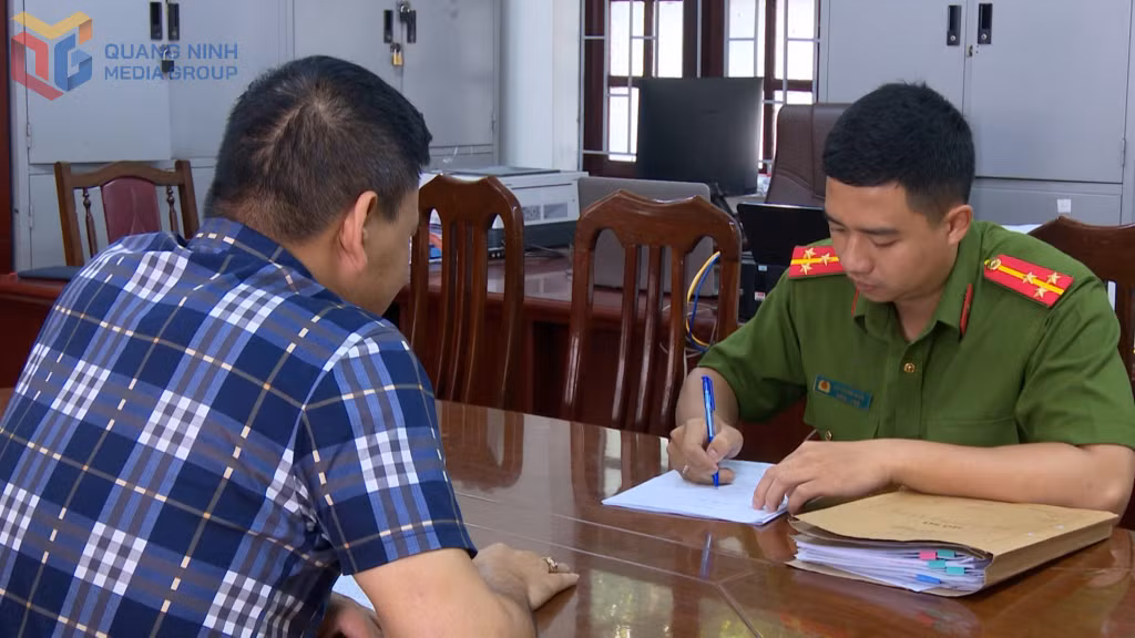 Phòng CSHS (Công an tỉnh) tiếp nhận trình báo của công dân về vụ việc có dấu hiệu lừa đảo.